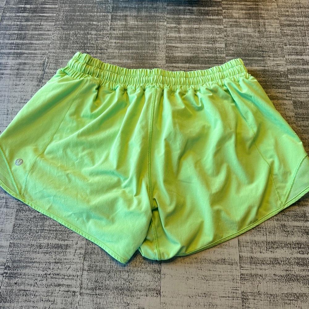 Lululemon hotty hot shorts low rise 4 inch, scream green